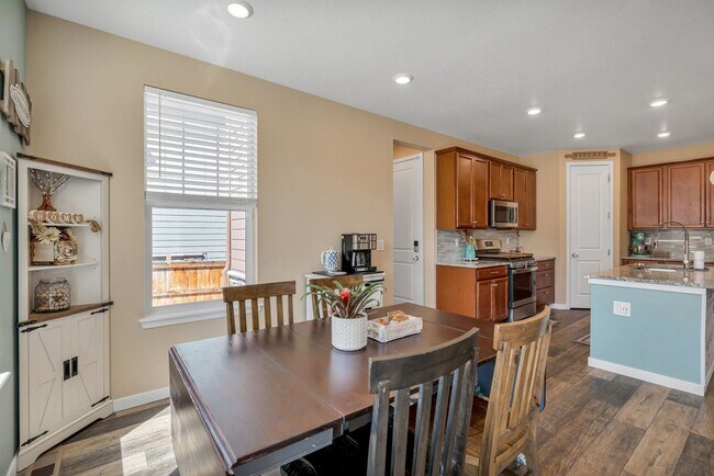Building Photo - 5 Bed 4 Bath Home in Elizabeth