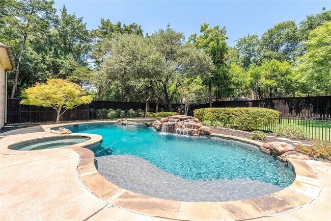 Building Photo - 4311 Brookview Dr