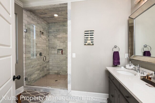 Building Photo - 3 br, 3.5 bath House - 945-A  Westbrook Drive