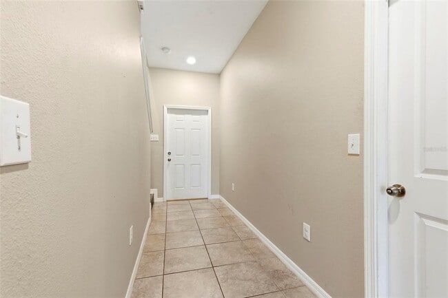 Building Photo - 16948 Storyline Dr