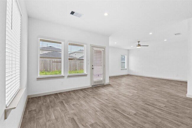 Building Photo - 2905 Highgate Hill Ln