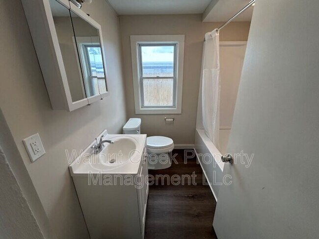 Building Photo - 1763 E 36th St