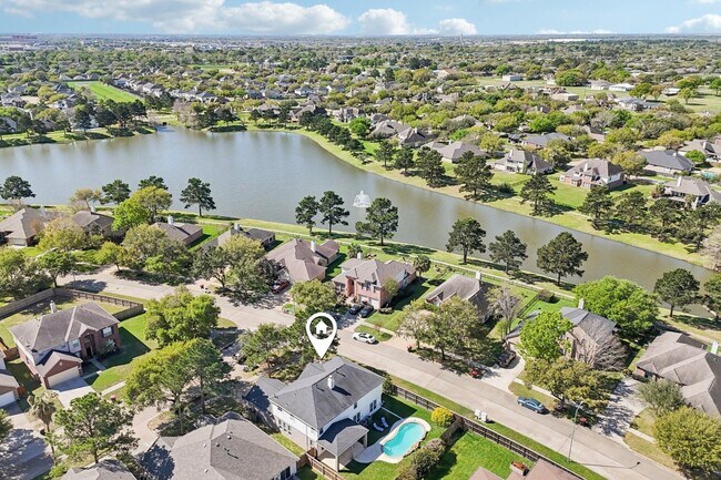 Building Photo - 16546 Cypress Thicket Dr