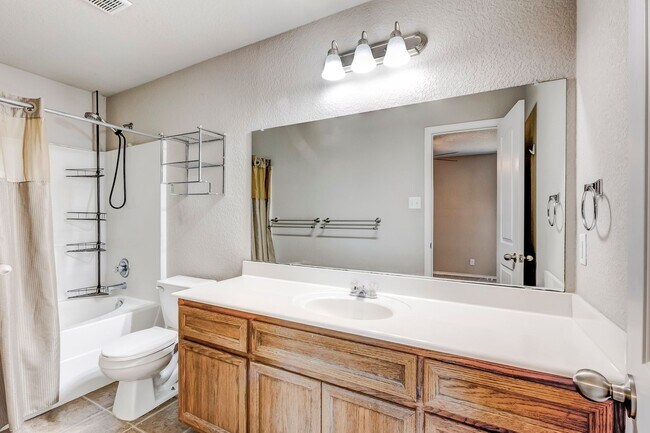 Building Photo - 3409 Lorena Dr