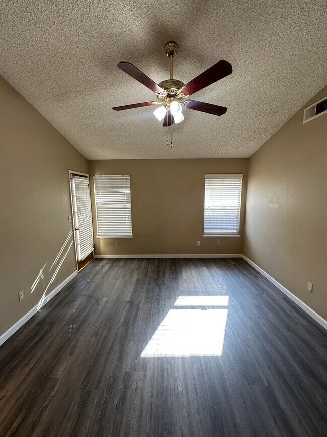 Building Photo - 6308 Quaking Aspen St
