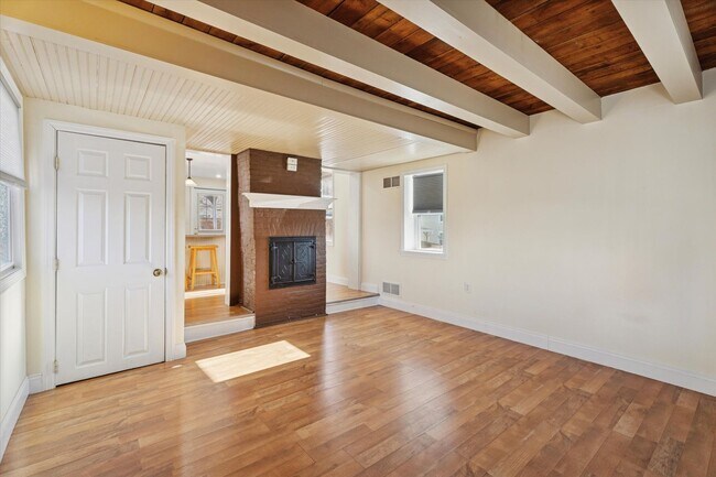 Building Photo - Charming 2-Bedroom Single-Family Home with off Street Parking