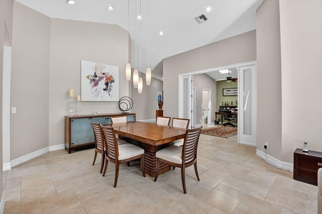 Building Photo - 5850 NW 21st Ave