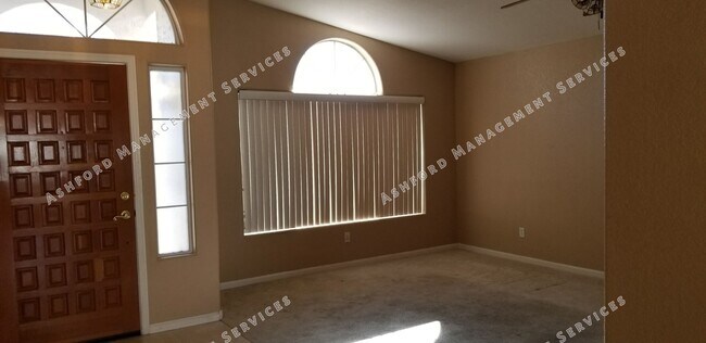 Building Photo - 3 BEDROOM HOME FOR RENT IN PHOENIX WITH POOL