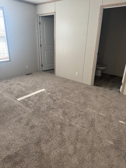 Building Photo - 26 Hunters Rill