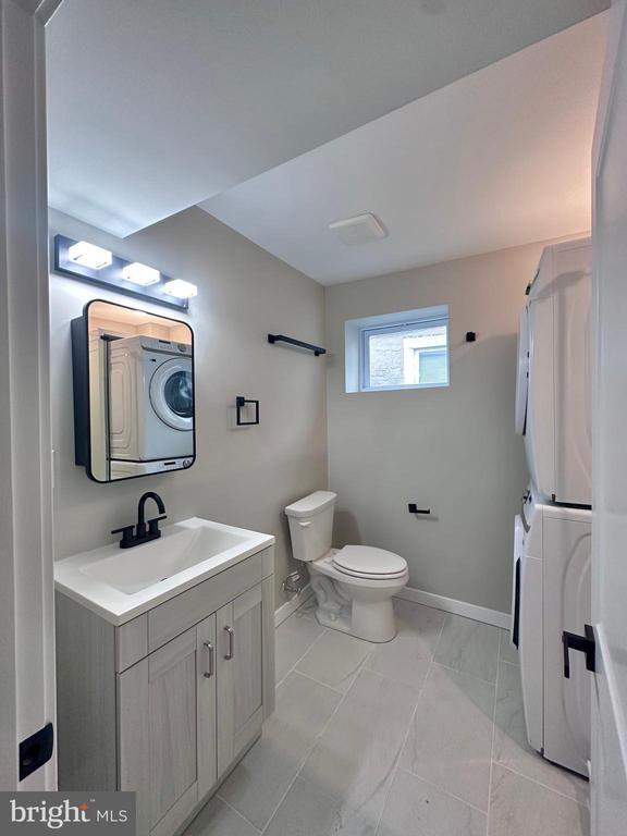 Building Photo - 2821 W Girard Ave