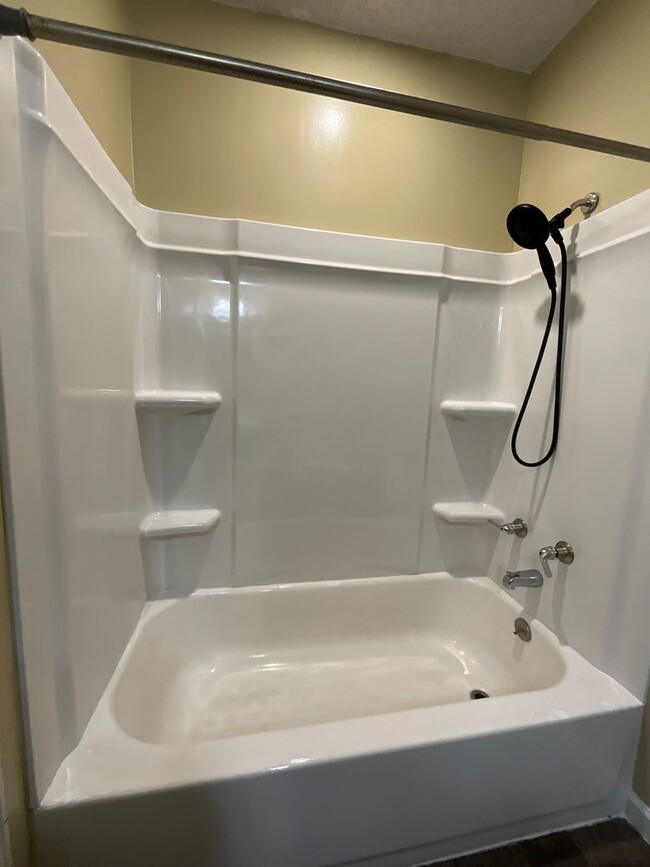 Building Photo - 106 Burnley Dr