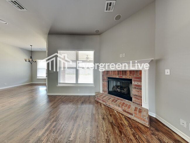 Building Photo - 2114 E 132nd St S