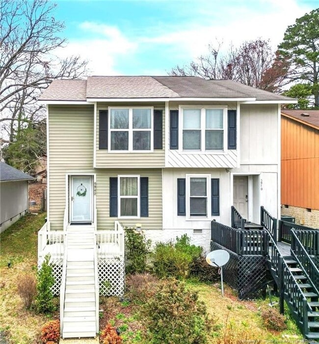 Building Photo - 2 Bedrooms 2.5 Bathrooms Townhouse
