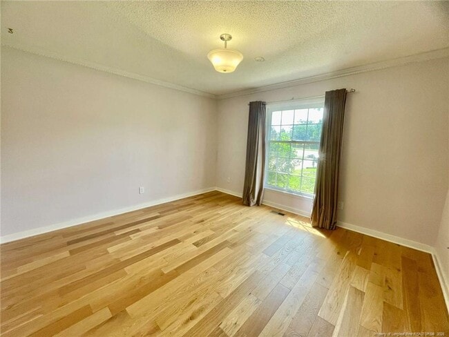 Building Photo - 2309 Village Dr