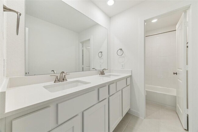 Building Photo - 21203 Electric Lgt Trl