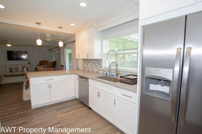 Building Photo - Long Term, Fully Furnished Rental in the H...