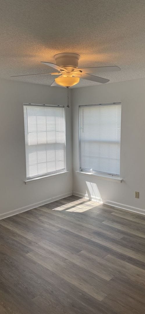 Building Photo - 1st Floor, 3 Bedroom, 2 Bath, Lakeside Con...