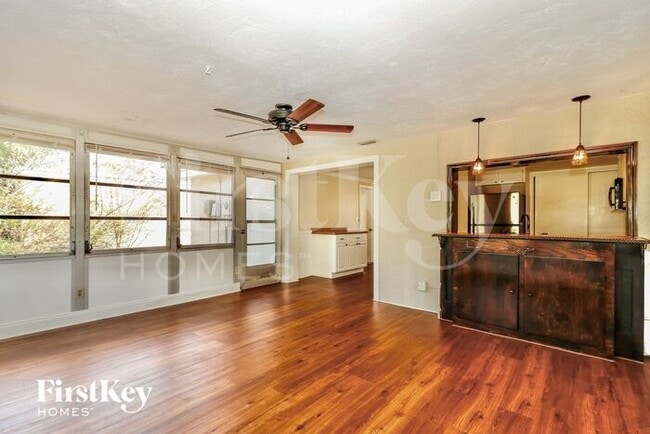 Building Photo - 4125 Woodsville Dr