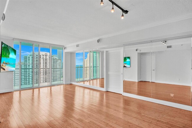 Building Photo - 325 S Biscayne Blvd