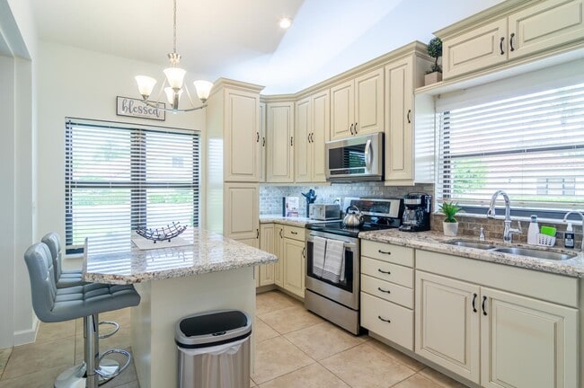 Building Photo - 873 Windermere Way