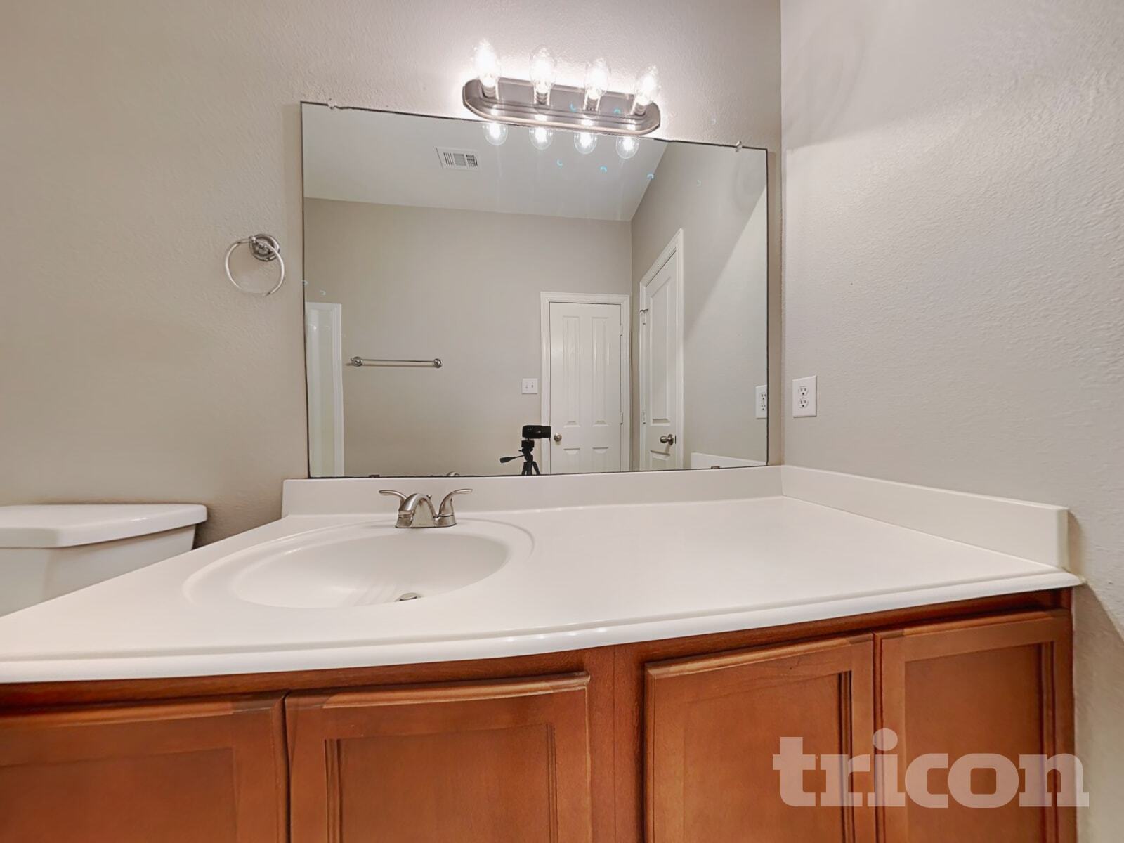 Building Photo - 2413 Castle Creek Dr