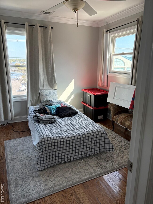 Building Photo - 346 S Main St