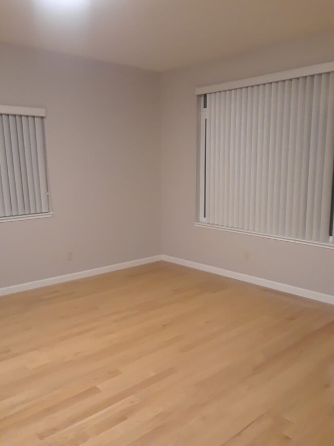 Building Photo - 473 34th Ave