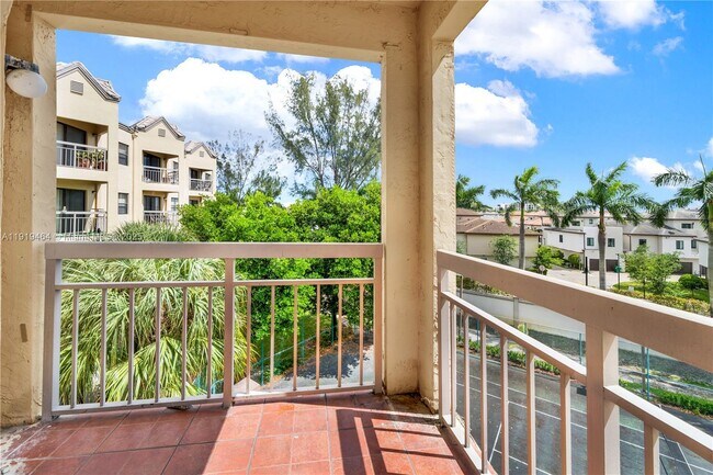 Building Photo - 8290 Lake Dr