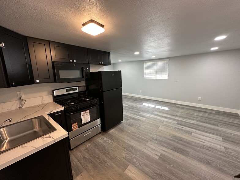 Building Photo - 814 Edgar Ave