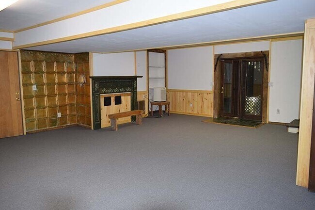 Building Photo - Sugar Mountain Cabin Home! Large, Finished Basement!