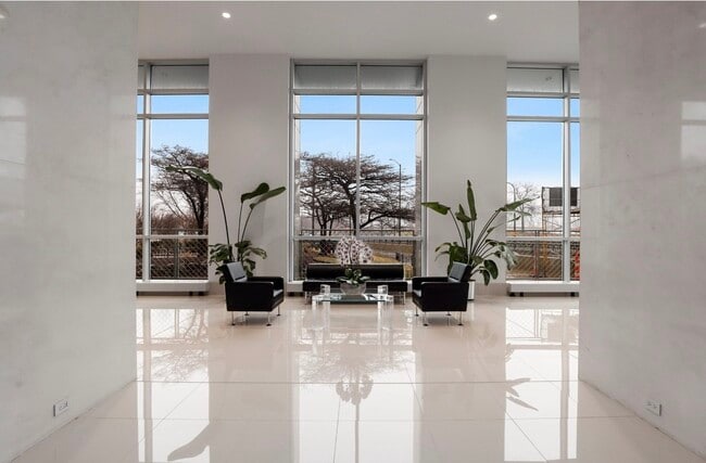 Building Photo - 1550 N Lake Shore Dr
