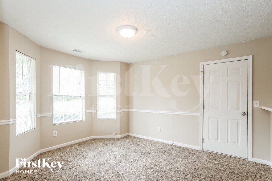 Building Photo - 9522 Sleepy Hollow Ln