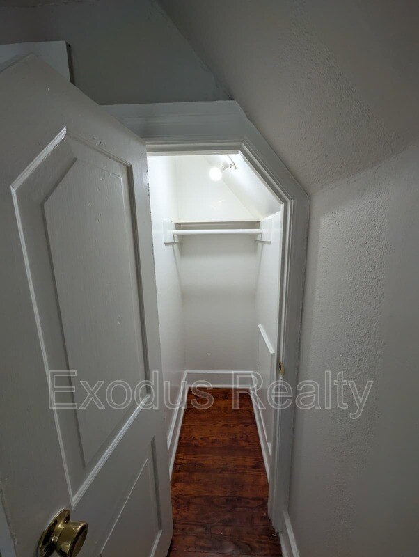 Building Photo - 312 Bracken St