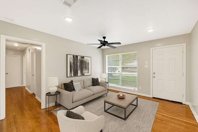 Building Photo - 4319 Howcher St