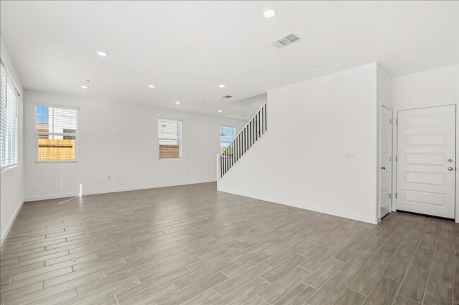 Building Photo - 1052 Lost Creek Ranch Dr
