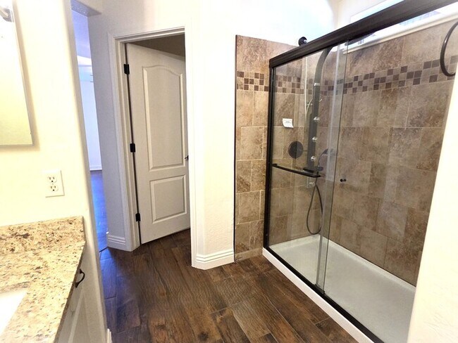 Building Photo - Stunning upgraded 4-bedroom 2-bathroom home