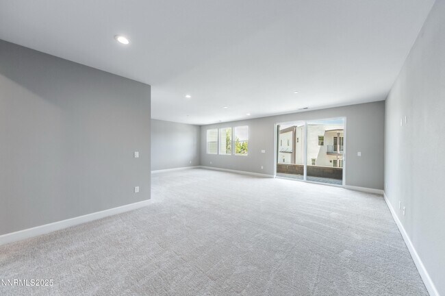 Building Photo - 1517 Golf Club Dr