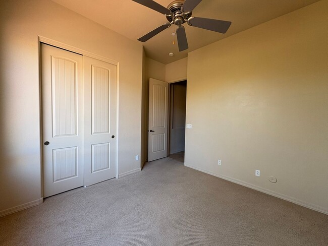 Building Photo - HOUSE - VILLAGE OF OAK CREEK - FIRECLIFF
