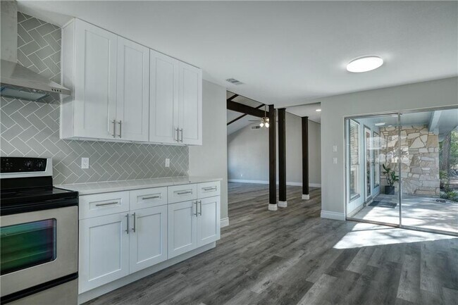 Building Photo - 13009 Sherbourne St