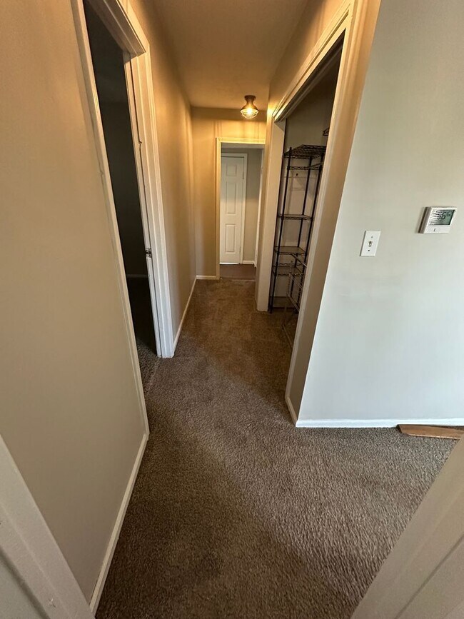 Building Photo - 3 Bedroom, 1 Bathroom House with Detached Double Garage