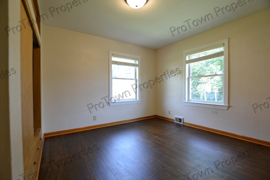 Building Photo - 1307 Colorado Ave