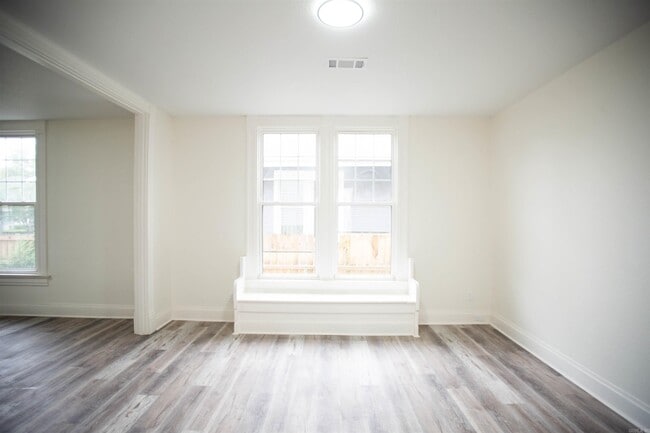 Building Photo - 2715 S State St