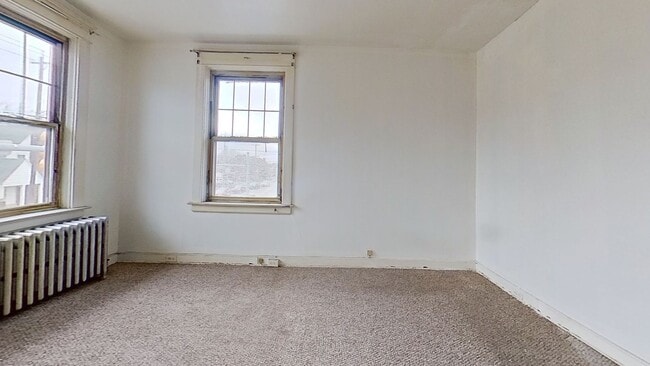 Building Photo - 1303 Mt Rose Ave