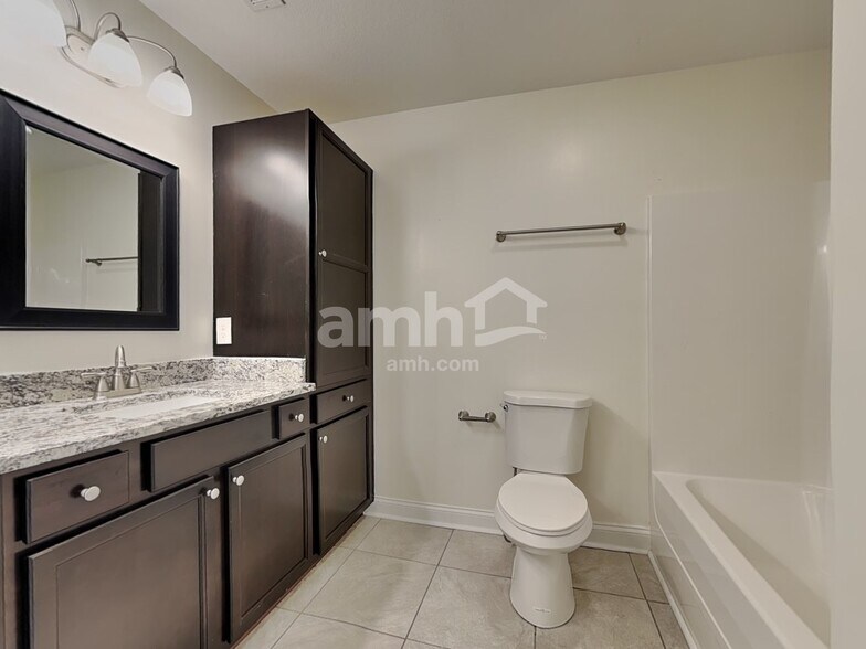 Building Photo - 1617 Silver Spur Ln