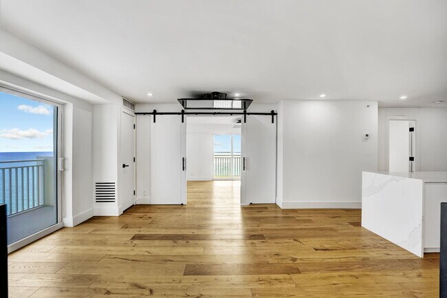 Building Photo - 4511 S Ocean Blvd
