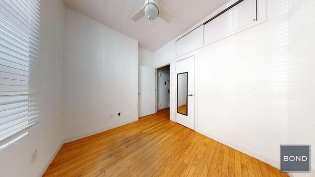 Building Photo - 312 E 91st St