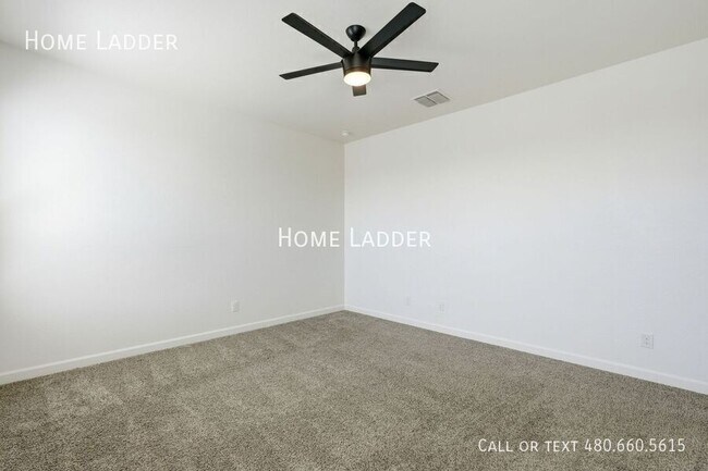 Building Photo - 2713 N Camden Dr