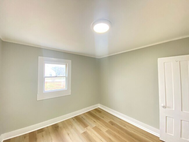 Building Photo - 241 S Main St