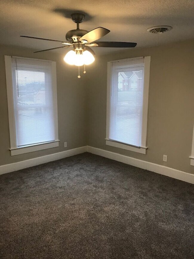 Building Photo - 2007 N Harrison St