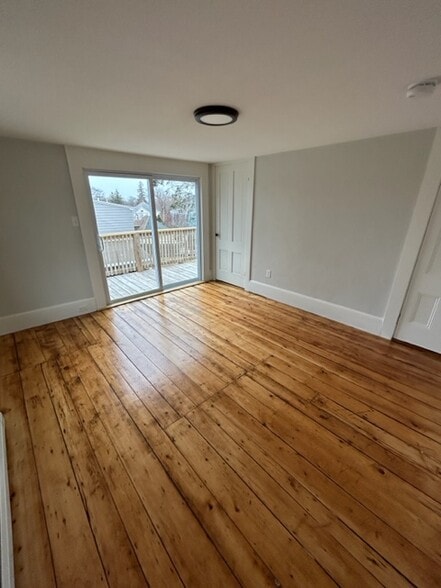 Back bedroom - 73 Essex St
